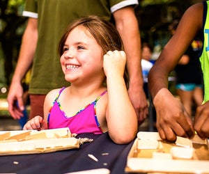  Discovery Green hosts free events like Arte en el Parque, where kids learn Spanish while making art. Photo courtesy of Discovery Green